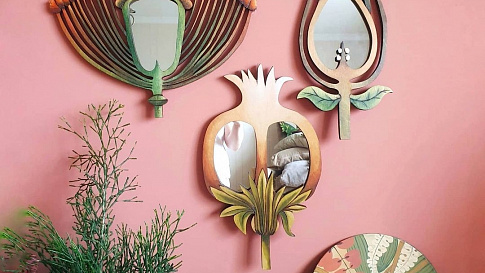 Растительный мир в изящных брошах и зеркалах от Саши Борщевой